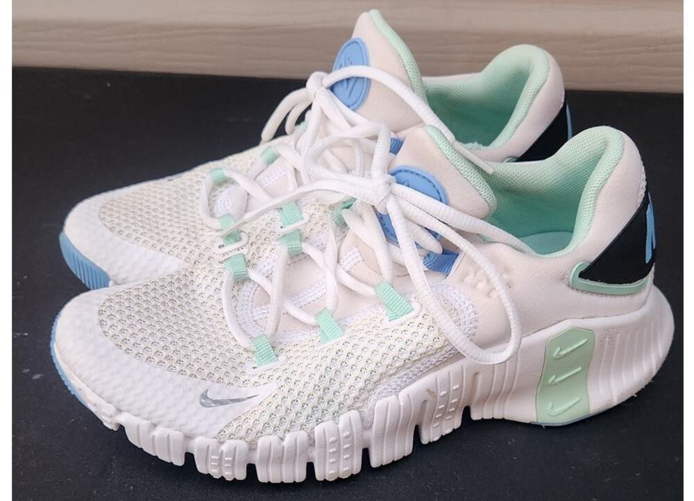 Nike Free Metcon4 Women's training shoes sz. 7 white mint foam/University blue'